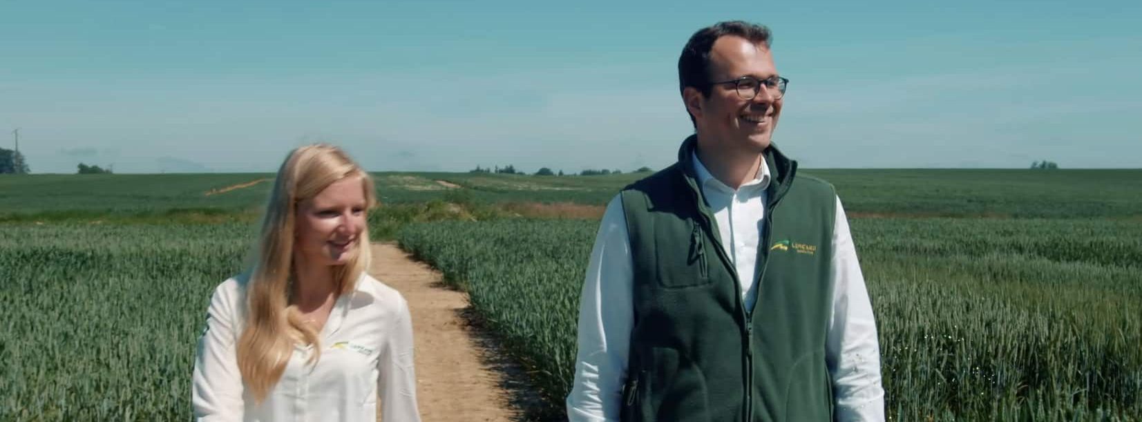 PARLER INNOVATION ET AGRONOMIE face aux parcelles d&rsquo;essais